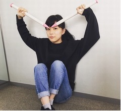 芳根京子、シャッキーン！と&ldquo;ジャンボ眉&rdquo;