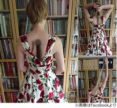 &ldquo;背中に剣を忍ばせるごっこ&rdquo;楽しむ女性続出