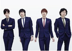 THE BAWDIES&times;向井理が再び、ペンタックスのデジタル一眼カメラCMで。