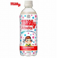 「ミルキー」の爽やか炭酸飲料、練乳使用でミルク感とほどよい甘さ。