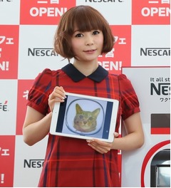 しょこたん人生初のショートカット、「50cmくらい」バッサリと。