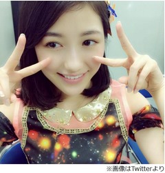 イメチェンまゆゆと唐揚げ絶賛「この可愛さ」「唐揚げの高画質っぷり&hellip;」。