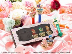 セーラームーンのネイルセット、セーラー戦士の変身アイテムモチーフ。