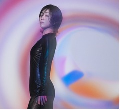 宇多田ヒカル、元気であるために「科学的に考えるのが好き」