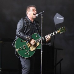 U2ボノがギター演奏困難の状態、事故後に指2本の麻痺続き伸ばせず。