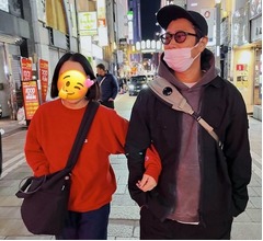 パンサー尾形&ldquo;手つなぎ＆腕組み&rdquo;ラブラブ夫婦ショットに反響