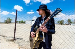 斉藤和義が2年ぶりのシングル、「ウコンの力」CMソングなど新曲4曲。