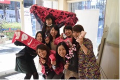 サーティワンが「PINK DAY」、ピンクのもの持参で好きなアイス贈呈。