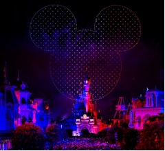 ディズニーランド・パリ、&ldquo;ドローンショー&rdquo;の世界記録を樹立