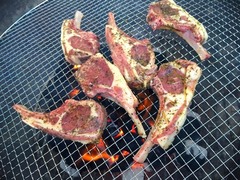 羊肉の日にラム肉BBQイベント、新宿中央公園でオージー・ラムを食す。