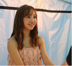 ともちんがソロ活動では初の握手会開催