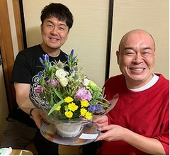 上島竜兵さんの&ldquo;お墓参り&rdquo;に毎月来てくれる芸人、妻・広川ひかるが明かす