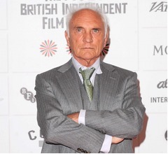 映画「スーパーマン」悪役・ゾッド将軍演じた英俳優死去