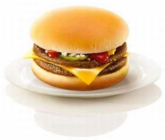 190円の「マックダブル」投入、パティ2枚と濃厚チェダーチーズ。