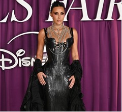 「子どもに子犬あげた」キム・カーダシアンを動物愛護団体が批判「ぬいぐるみではない」