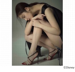 佐々木希のセクシー美脚にファンうっとり