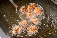 「神座」からあげ食べ放題実施、大きさ1.5倍へリニューアル記念で。