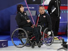 ベテランペア、きっちり修正＝初代王者へ、まず１勝―車いすカーリングの小川、中島組〔パラリンピック〕
