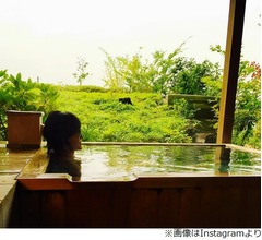 ToshIの入浴ショットに「グラサン（笑）」