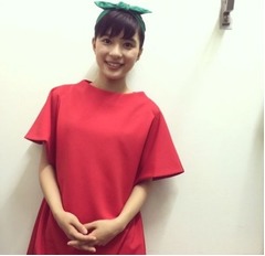 芳根京子が大好きな&ldquo;トマト&rdquo;カラーに