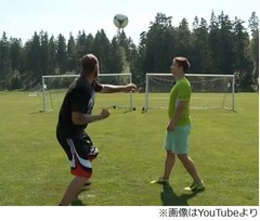 GKとボクサー&ldquo;パンチ力&rdquo;勝負、対決動画が再生回数200万回超のヒット。