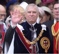 英アンドルー王子が&ldquo;王室称号&rdquo;使用停止「継続的な告発が陛下と王室の活動の妨げに」