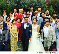 小島よしおが結婚パーティー、芸人仲間ら祝福