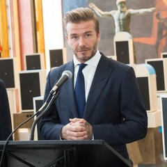 2015年の「最もセクシーな男」、ベッカム選出に子どもたちは笑う。