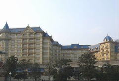 &ldquo;お泊まりディズニー&rdquo;の実態、女性の宿泊相手は「女友達」がトップ。