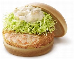 モス「海老カツバーガー」一新、プリッとした食感や具材感アップ。