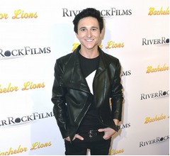 &ldquo;お金払わずポテチの袋開けて食べ始めた&rdquo;米人気ドラマ俳優、警察沙汰に