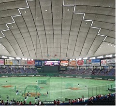 巨人・長野が東京ドーム100本目の&ldquo;看板直撃弾&rdquo;