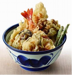 てんやに秋季限定「かき天丼」、昨年販売時よりひとまわり大きく。