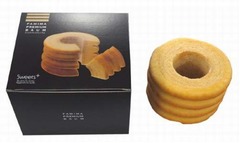 ファミマがプレミアムバウム、厳選素材を使用したホールタイプ。