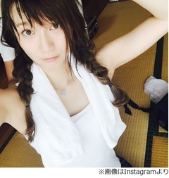 芹那が&ldquo;三つ編み姿&rdquo;を披露、短い髪型の印象強くファンから驚きの声。