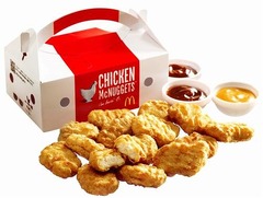 チキンマックナゲットに15個入り、通常の5個入り&times;3箱より安い600円。