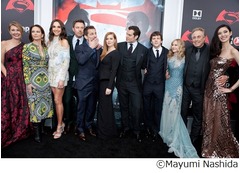 2大ヒーローの激突にNYが熱狂、「バットマンvsスーパーマン」プレミア。