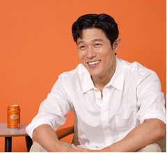 鈴木亮平&ldquo;まったく新しい&rdquo;キリンビール新ブランドCMに、綾瀬はるか・ミセス大森・浜辺美波に続き