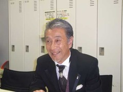 高田純次がテキトー人生相談、テキトーな深夜番組「Junji Table」。