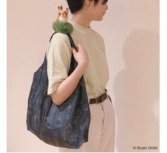 「ラピュタ」キツネリスが肩にちょこん、肩のせエコバッグ