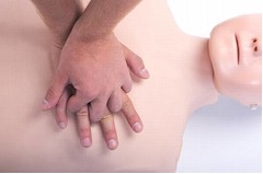 &ldquo;家族前で心停止&rdquo;助からず？ 通行人や友人より心肺蘇生実施率低く。