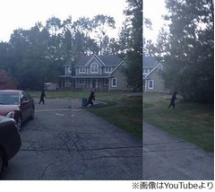 二足歩行が上手すぎるクマ出現、住宅街でひょこひょこと歩く姿が話題に。