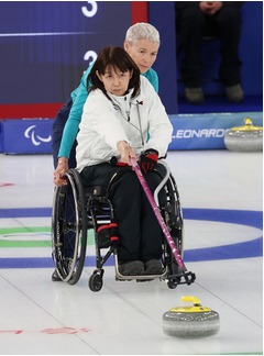 ストーンを放つ小川