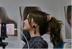 白石麻衣、10万人見守る中でセクシーポーズ