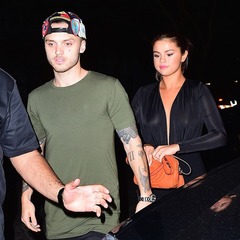 セレーナ・ゴメスの熱愛発覚か、ロックバンドボーカルと腕組みデート。