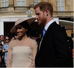 メーガン妃、パンツスーツ着用が禁止に