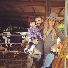 シャキーラに第2子妊娠説浮上、夫のピケ選手と「大喜び」と報道。