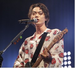 菅田将暉、応募殺到の貴重ライブで熱唱