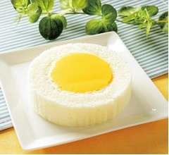 ローソンが濃厚プリンのプレミアムロール