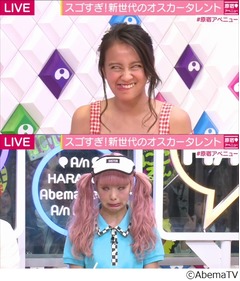 岡田結実とにこるん強烈変顔、美人タレントが揃うオスカー所属の2人。